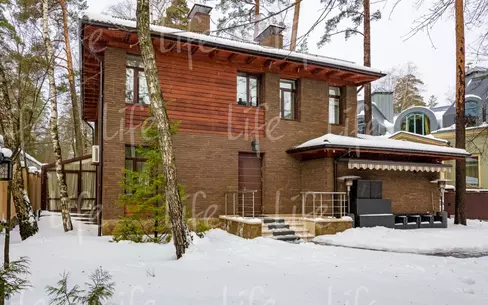 2-этажный коттедж 450 м² с отделкой