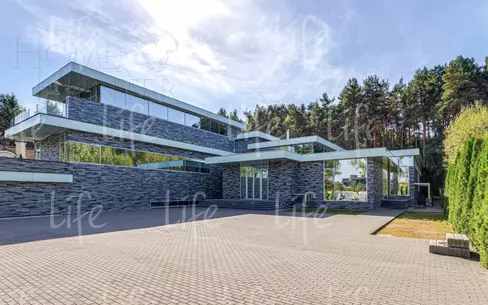 3-этажный коттедж 1 546 м² без отделки