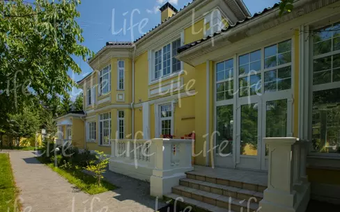 2-этажный коттедж 800 м² с отделкой