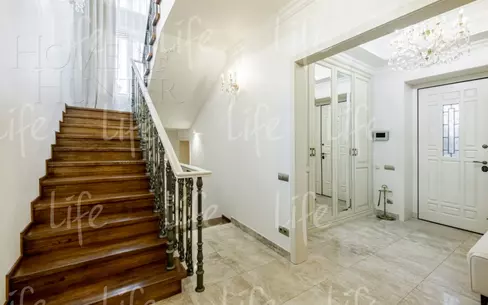 2-этажный коттедж 400 м² с отделкой