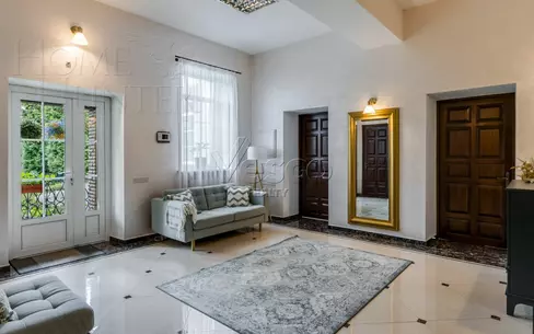 2-этажный коттедж 560 м² с отделкой