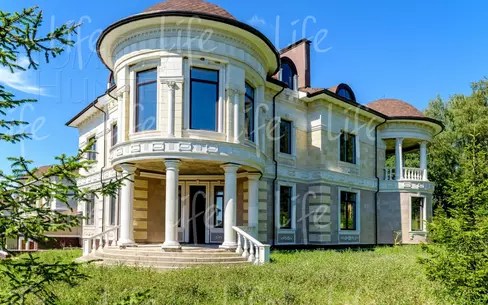 2-этажный коттедж 858 м² без отделки