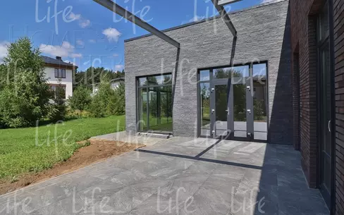 1-этажный коттедж 250 м² без отделки