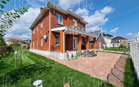 2-этажный коттедж 280 м² с отделкой