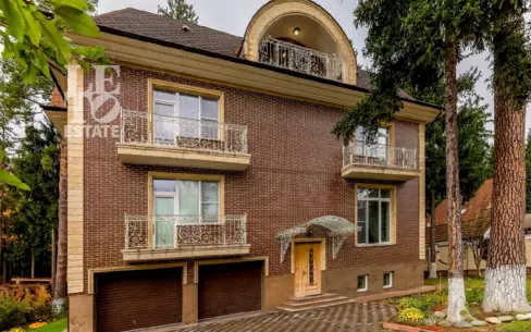 2-этажный коттедж 1 065 м² с отделкой