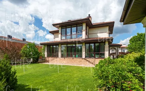 2-этажный коттедж 355 м² с отделкой