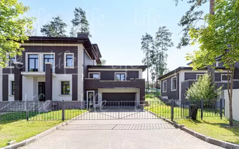 2-этажный коттедж 432.9 м² без отделки