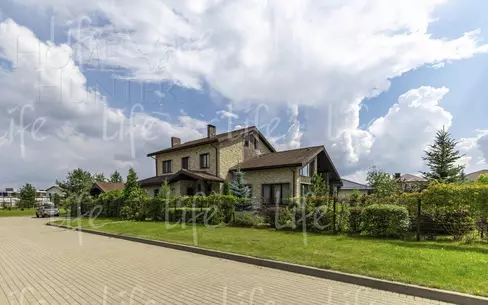 2-этажный коттедж 300 м² с отделкой