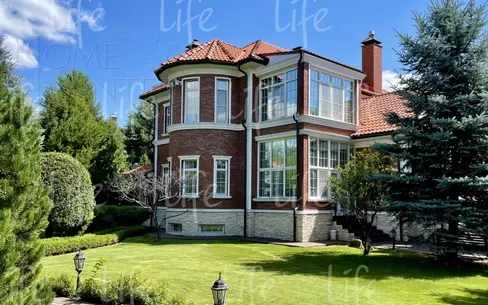 2-этажный коттедж 560 м² с отделкой