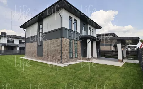 2-этажный коттедж 250 м² с отделкой