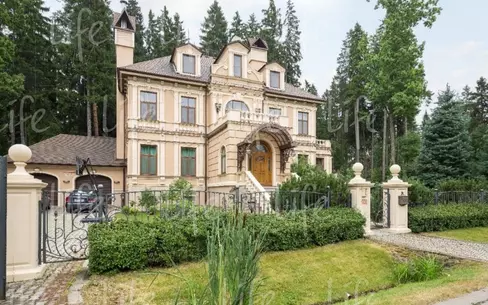 2-этажный коттедж 822 м² с отделкой