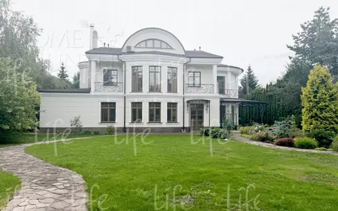 2-этажный коттедж 500 м² с отделкой