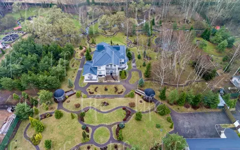 2-этажный коттедж 560 м² с отделкой