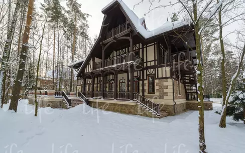 2-этажный коттедж 658 м² с отделкой