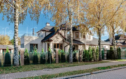 2-этажный коттедж 550 м² с отделкой