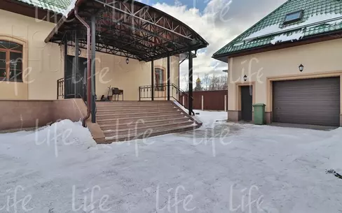2-этажный коттедж 450 м² с отделкой
