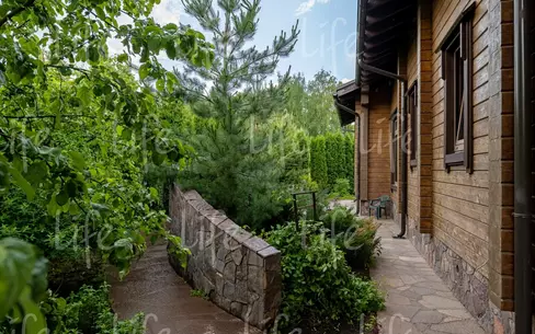 2-этажный коттедж 600 м² с отделкой