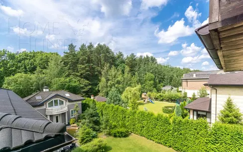 3-этажный коттедж 1 162 м² с отделкой