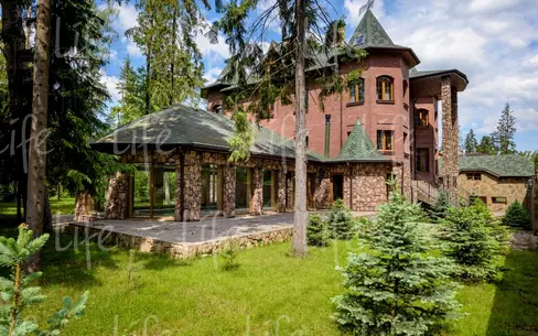 2-этажный коттедж 1 500 м² с отделкой