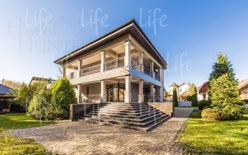 2-этажный коттедж 500 м² с отделкой
