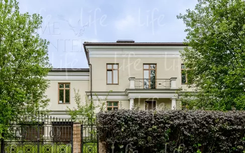 2-этажный коттедж 540 м² без отделки