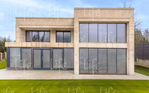 2-этажный коттедж 830 м² без отделки