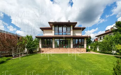 2-этажный коттедж 355 м² с отделкой