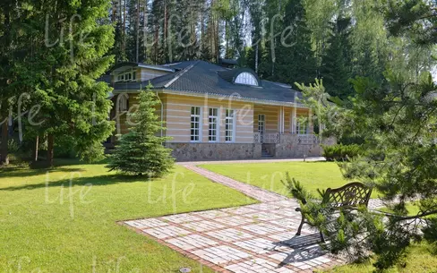 2-этажный коттедж 570 м² с отделкой
