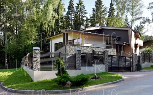 2-этажный коттедж 750 м² без отделки