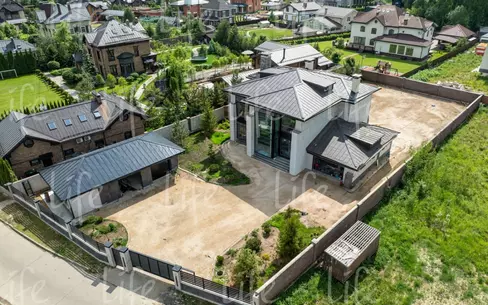 2-этажный коттедж 530 м² без отделки