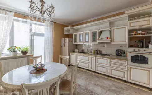 2-этажный коттедж 1 065 м² с отделкой