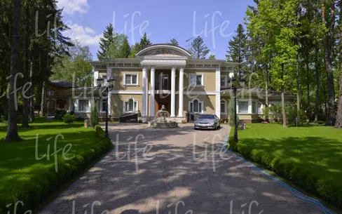 2-этажный коттедж 670 м² с отделкой