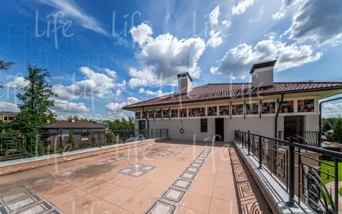2-этажный коттедж 1 300 м² без отделки