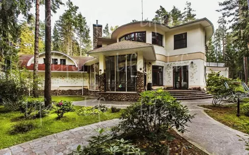 2-этажный коттедж 850 м² с отделкой