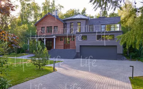 2-этажный коттедж 650 м² с отделкой
