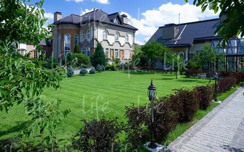 2-этажный коттедж 1 700 м² с отделкой