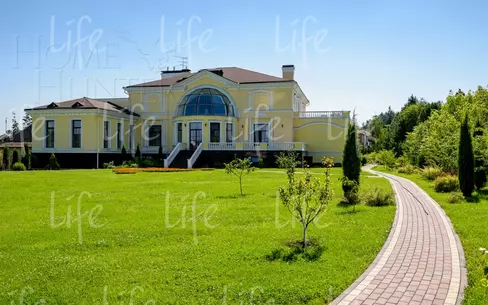 2-этажный коттедж 3 000 м² с отделкой