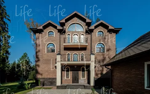 2-этажный коттедж 450 м² с отделкой