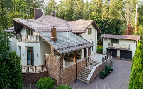 2-этажный коттедж 600 м² с отделкой