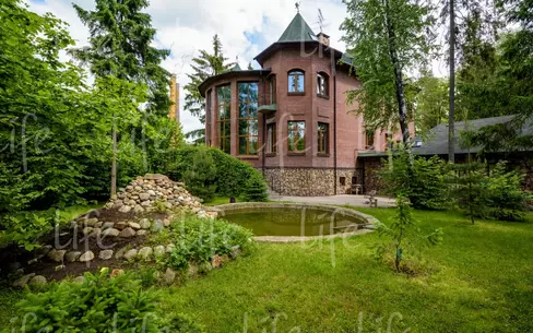 2-этажный коттедж 1 500 м² с отделкой