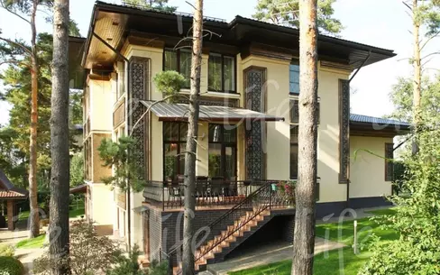 2-этажный коттедж 700 м² с отделкой