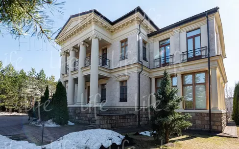 2-этажный коттедж 535 м² с отделкой