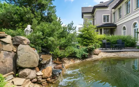 3-этажный коттедж 1 162 м² с отделкой