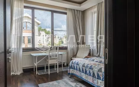 3-этажный таунхаус 270 м² с отделкой