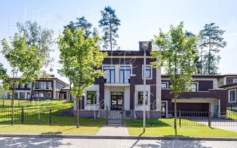 2-этажный коттедж 432.9 м² без отделки