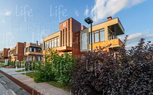 3-этажный коттедж 280 м² с отделкой