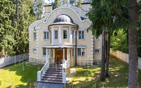 2-этажный коттедж 650 м² с отделкой