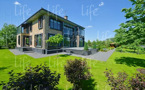 2-этажный коттедж 750 м² с отделкой