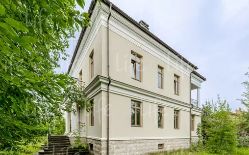 2-этажный коттедж 540 м² без отделки