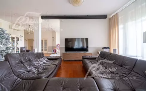 2-этажный коттедж 390 м² с отделкой